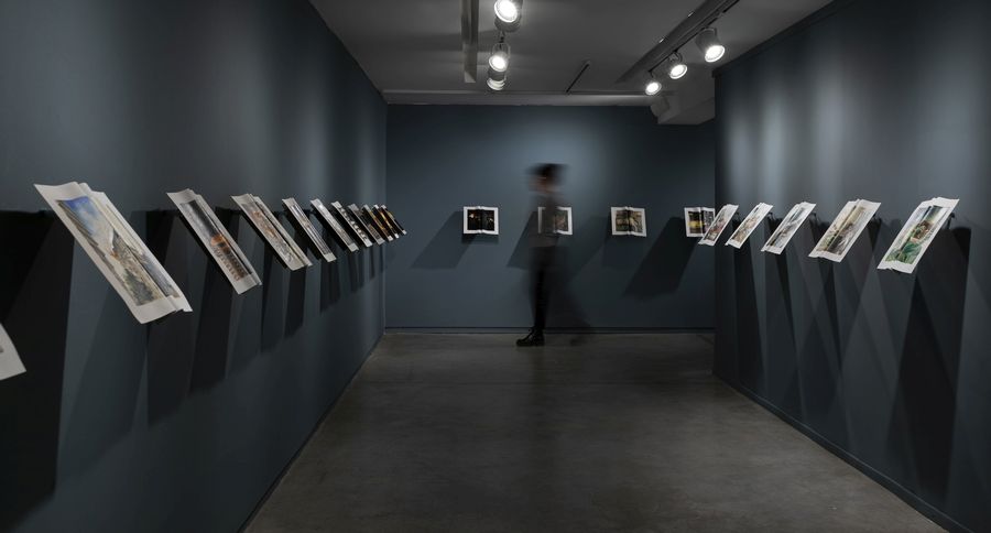 Vista de la exposición “Cuando se caen las paredes”, de Elisa O’Farrell, en el Museo Sívori, Buenos Aires. Foto: Catalina Romero 
