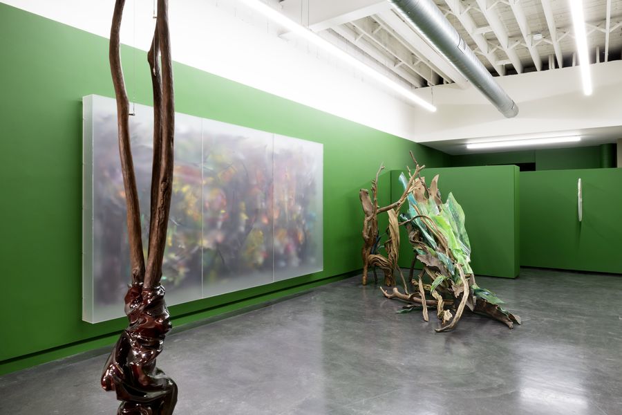 Vista de la exposición “Return-Eternal-Return”, de Juan José Barboza-Gubo, en Praise Shadows Art Gallery, Boston, EEUU, 2022. Foto cortesía del artista