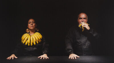 "Diosa del Banano", fotoperformance de Elia Arce y Orlando Britto. Cortesía de los artistas