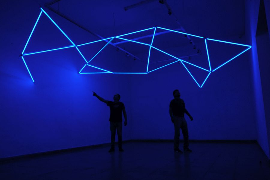OzZo Ukumari, “La geometría del agua”, 2023. Instalación sonora lumínica. Foto: OzZo Ukumari