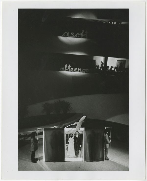 Sylvia Palacios Whitman, performance "Wedding" en el Museo Guggenheim, NY, 1-2 de junio de 1979. Foto: Nathaniel Tileston