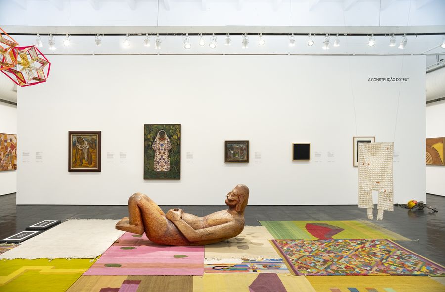 Vista de la exposición "Historias Indígenas" en el Museo de Arte de São Paulo, 2023-2024. Foto: Eduardo Ortega.