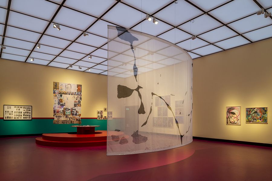 Vista de la exposición “Ejercicios en Transformación—Sergio Zevallos”, Haus der Kulturen der Welt (HKW), Berlín, 2023. Foto: Nin Solis/HKW