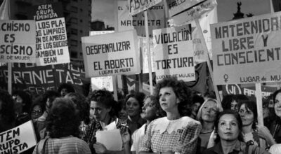 Alicia D’Amico. Marcha del día de la mujer, 8 de marzo de 1984. Fotografía 35mm, b&n. © Archivo Alicia D’Amico