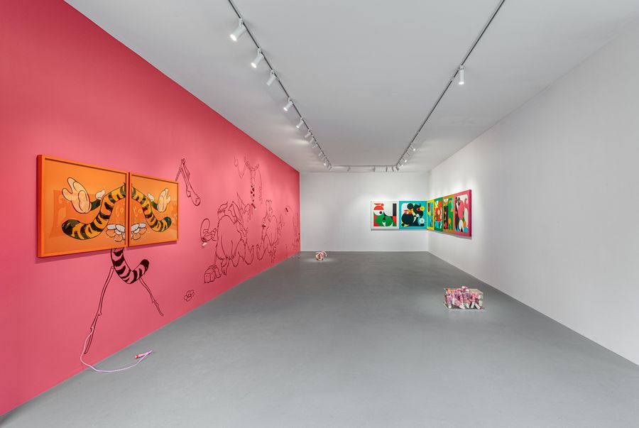 Vista de la exposición “Manifesto of Immature Abstraction”, de Ad Minoliti y Catalina Schliebener Muñoz, en Barro, Nueva York, 2024. Foto cortesía de la galería 