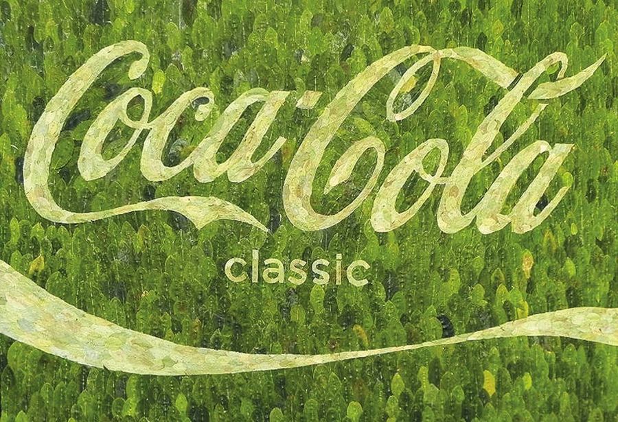 Gastón Ugalde, Coca-Cola, 2010, collage de hojas de coca, 101,6 x 139,7 cm.