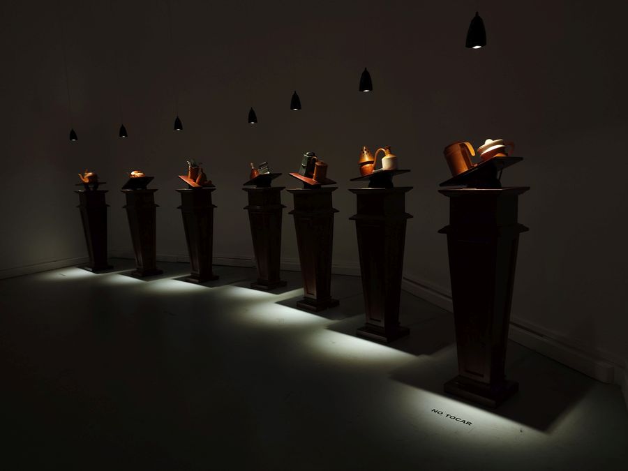 Vista de la exposición “Cecilia Flores: Silencio Amplificado” en el Museo de Arte Contemporáneo (MAC), sede Parque Forestal, Santiago de Chile, 2024. Foto: Claudio Muñoz