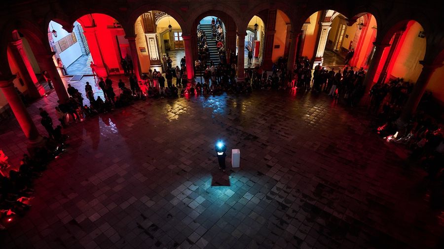 Palomas Contreras Lomas, Fiesta de Ánimas (Salmos Nocturnos), 2024. Performance en el Palacio de la Escuela de Medicina, Ciudad de México. Foto: Museo Jumex.