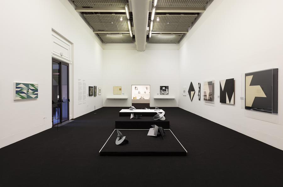 Vista de la exposición Lygia Clark: Projeto para um planeta, en la Pinacoteca de São Paulo, 2024. Foto: Isabella Matheus