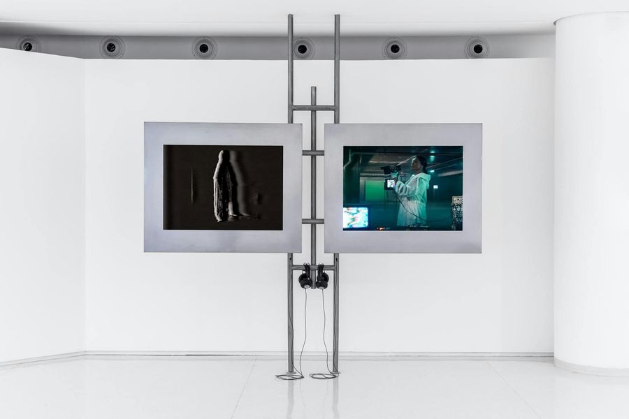 Zahy Tentehar, Máquina ancestral: Ureipy, 2023, video de dos canales, 11', sonido. Colección de la artista. Foto: Estúdio em Obra