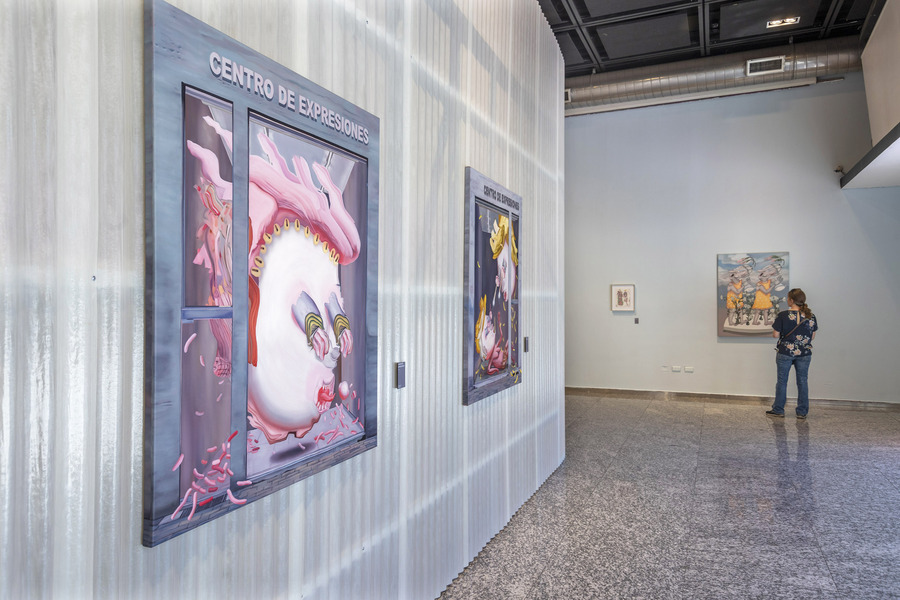 Vista de la exposición This is a sensitive world, de Carolina Muñoz, en la Sala de Arte CCU, Santiago, Chile. Foto: Jorge Brantmayer. Cortesía: Sala de Arte CCU