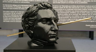 Cristian Inostroza, El Legado de Portales 1, 2024. Escultura de impresión 3D en filamento PLA atravesada con vara de bronce. Cortesía del artista.