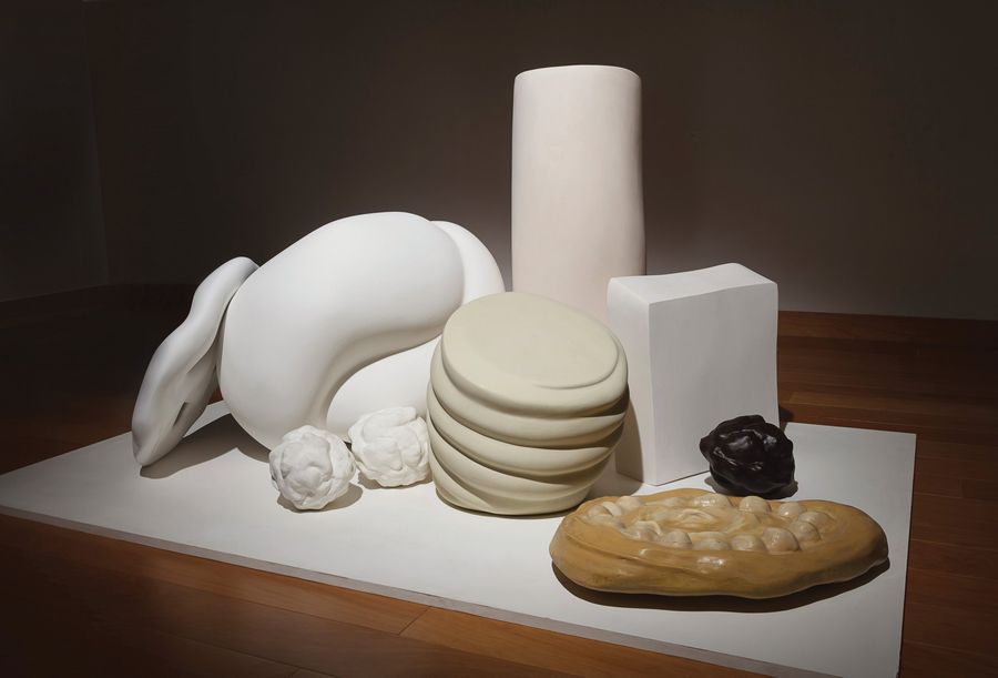 Elba Bairon, Sin título, 1999. Estuco, Resina poliéster, pasta de papel, resina, 200 x 160 x 98 cm. Cortesía: W Galería