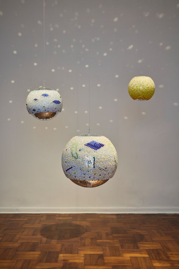 Fátima Rodrigo: Fantasía herida, Galería Livia Benavides, Lima, 28 nov, 2024 – 15 mar, 2025. Cortesía de la galería