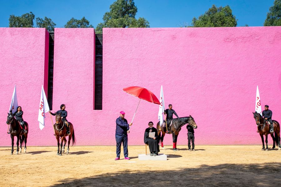 Marina Abramović, El arte es oxígeno. Intervención en La Cuadra, Estado de México, 6 feb, 2025. Foto cortesía de El País México.