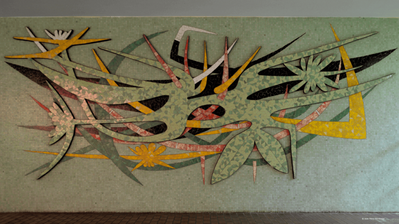 Instituto Experimental del Jardín Botánico. Relieve mural (1957) de Wifredo Lam, Ciudad Universitaria de Caracas. Foto: Juan Pérez Hernández
