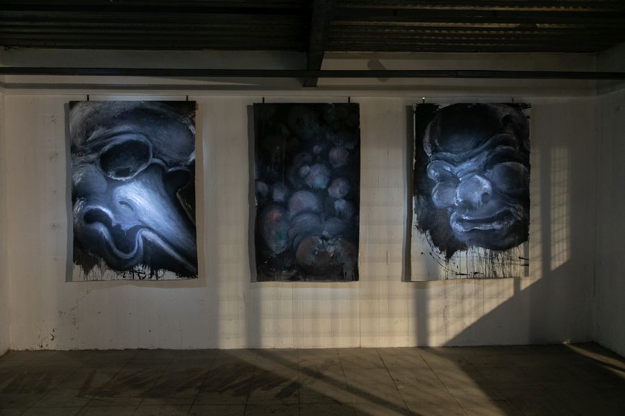 Exposición Calor Pavor, de Julián Matta, en Cripta Galería, Santiago, 2025. Foto: Rayen Luna Solar