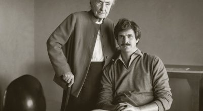 4. Georgia O'Keeffe y Juan Hamilton, fotografiados por William Clift en su taller de Nuevo México en 1983 © William Clift | Sotheby’s.