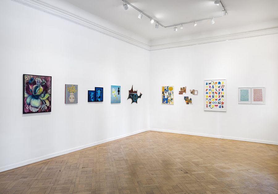 La Casa Invita - Cap 4. Obras de Alicia Nakatsuka (Subsuelo), Daniel García (Gachi Prieto), Valeria Maculan, Marcelo Alzetta (Calvaresi), Julia Cahen D'Anvers (Departamento 112), Hernán Paganini, Elisa Strada, Ana Clara Soler (Quimera) y Juan Astica. TRAMO, Buenos Aires, 2025.