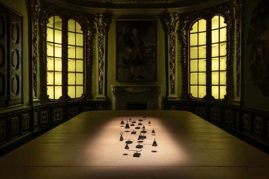 Mar Arza, Libro de ahoras... (Polifonía), 2020. Vista de la exposición Sotaveu en La Virreina, Barcelona, 16.11.2024 – 30.03.2025. Foto cortesía de La Virreina