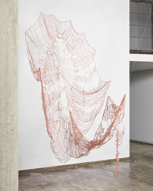 Cristina Flores Pescorán, Xi Xi: Un jardín de guanábana crece entre mi corazón y mi piel, 2024. Museum de Fundatie (Heino/Wijhe, Países Bajos).