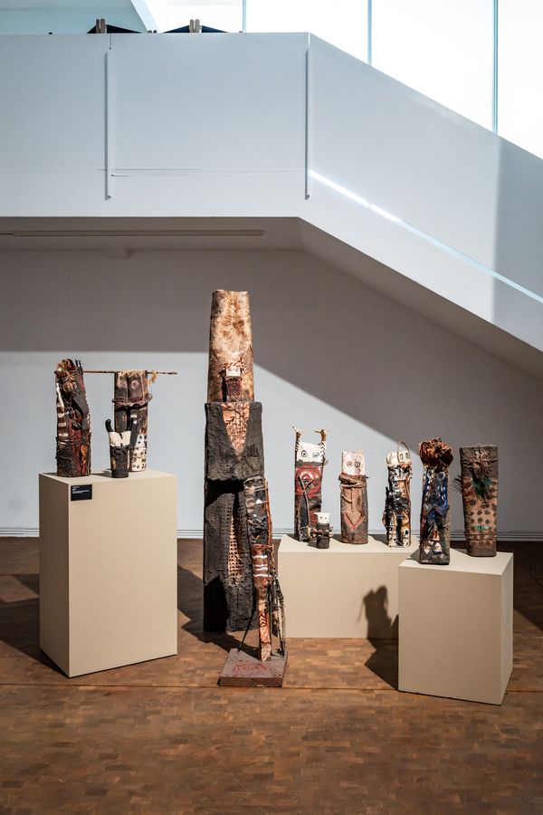 Marta Palau, Kachinas, 2006. Foto cortesía del Museu Tàpies, Barcelona, 2025.