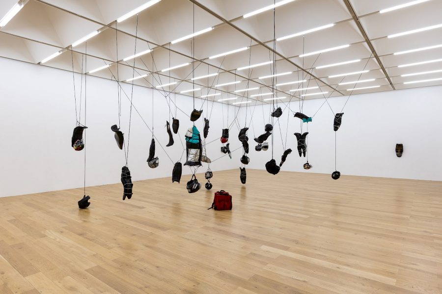 Vista de la exposición Allan Weber: My Order en Nottingham Contemporary, Inglaterra, 2025. Foto: Jules Lister